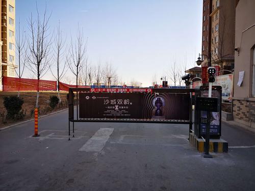 沙河高端小区道闸门广告火爆发布!杨子传媒战略合作品牌!
